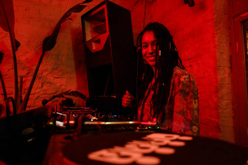 Get Familiar: Pamela - Patta